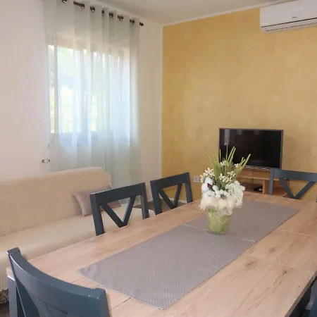 Semesterbostad Fortica By Interhome Nedeščina